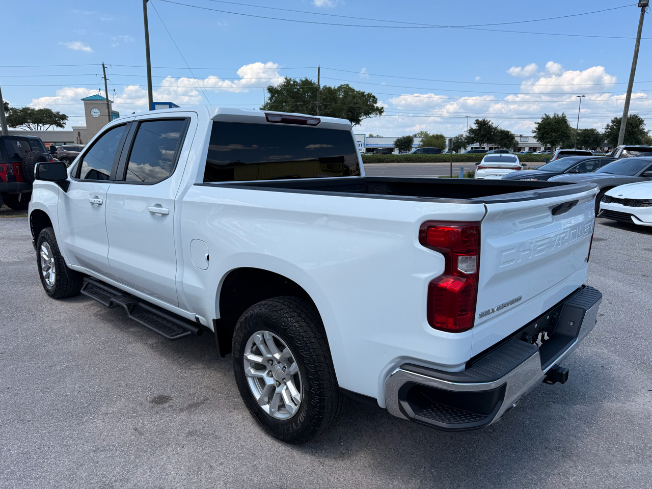 Chevrolet Silverado 1500 LTD 4WD Crew Cab 147" LT w/1LT 2022