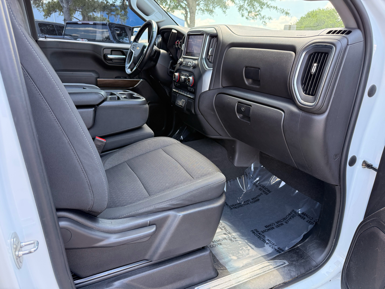 Chevrolet Silverado 1500 LTD 4WD Crew Cab 147" LT w/1LT 2022