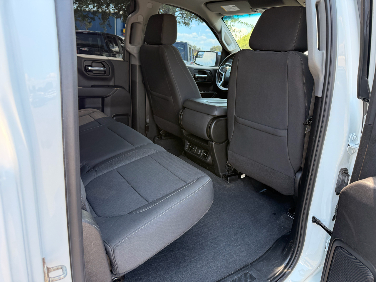 Chevrolet Silverado 1500 LTD 4WD Crew Cab 147" LT w/1LT 2022