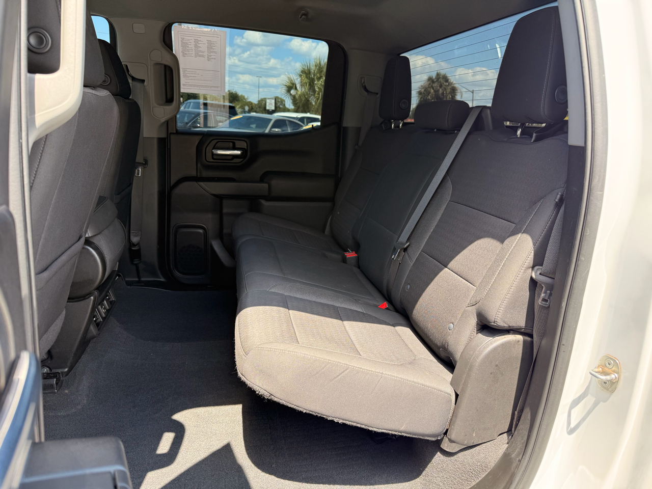 Chevrolet Silverado 1500 LTD 4WD Crew Cab 147" LT w/1LT 2022