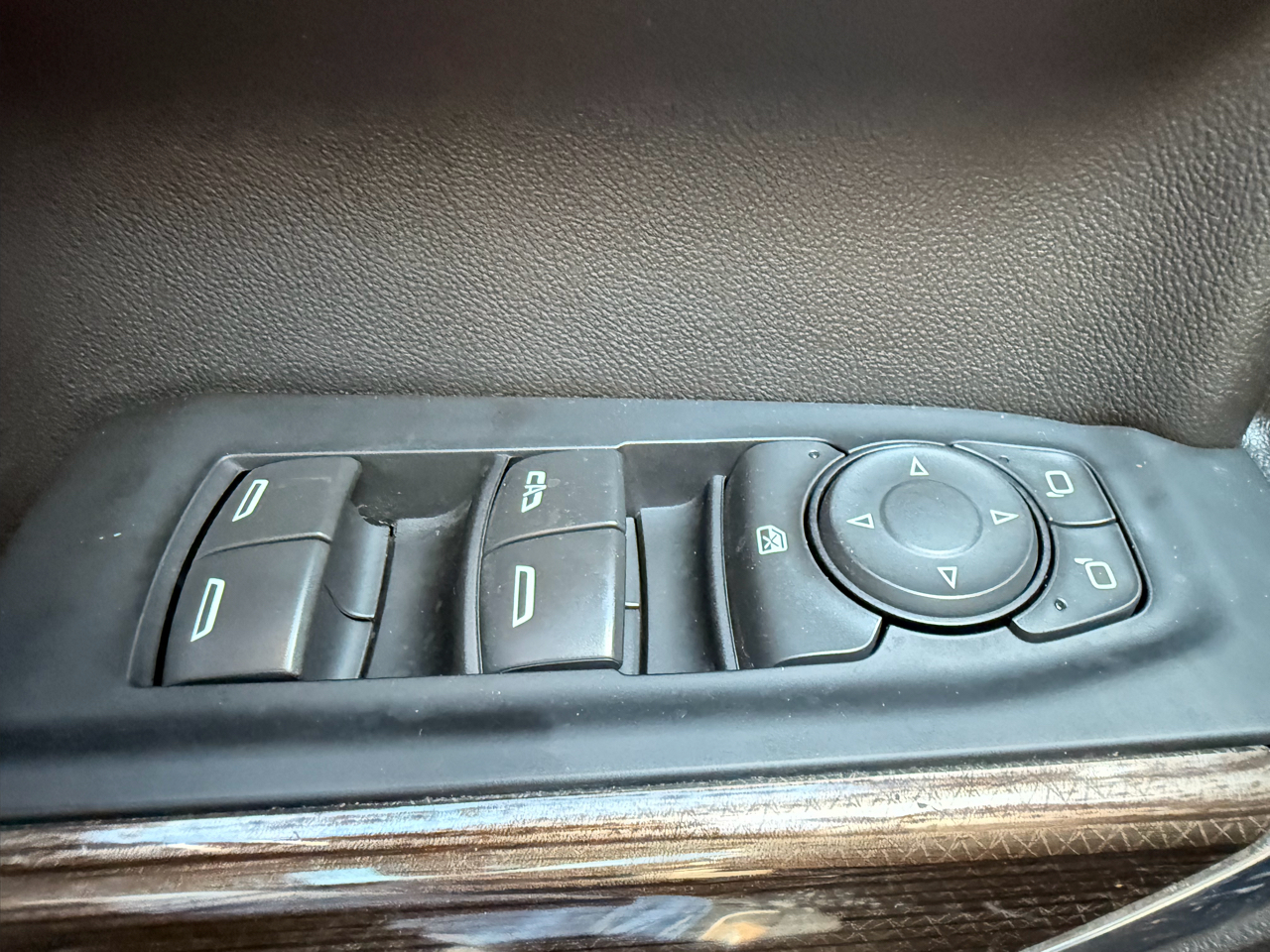Chevrolet Silverado 1500 LTD 4WD Crew Cab 147" LT w/1LT 2022