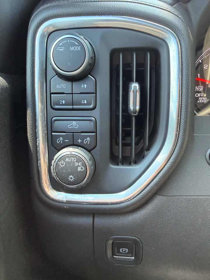 Chevrolet Silverado 1500 LTD 4WD Crew Cab 147" LT w/1LT 2022