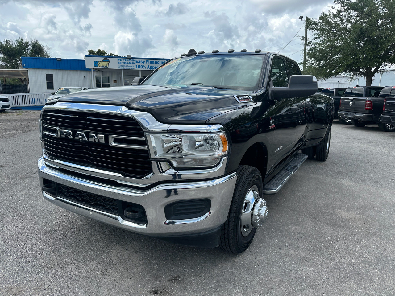 RAM 3500 Tradesman 4x4 Crew Cab 8' Box 2021