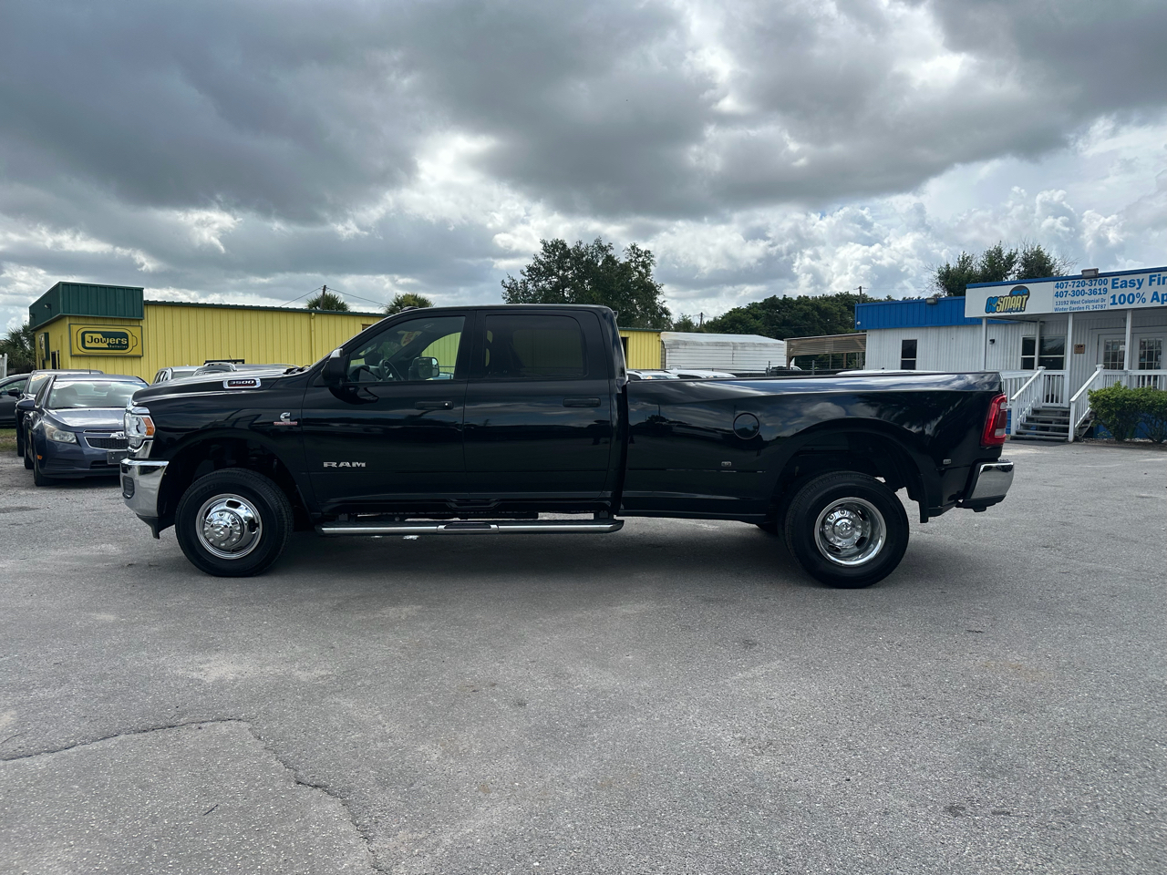 RAM 3500 Tradesman 4x4 Crew Cab 8' Box 2021