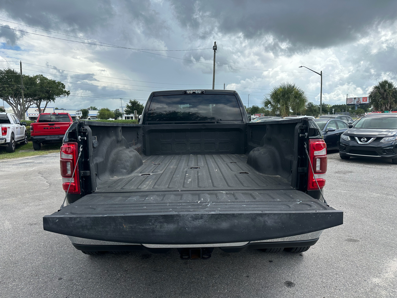 RAM 3500 Tradesman 4x4 Crew Cab 8' Box 2021