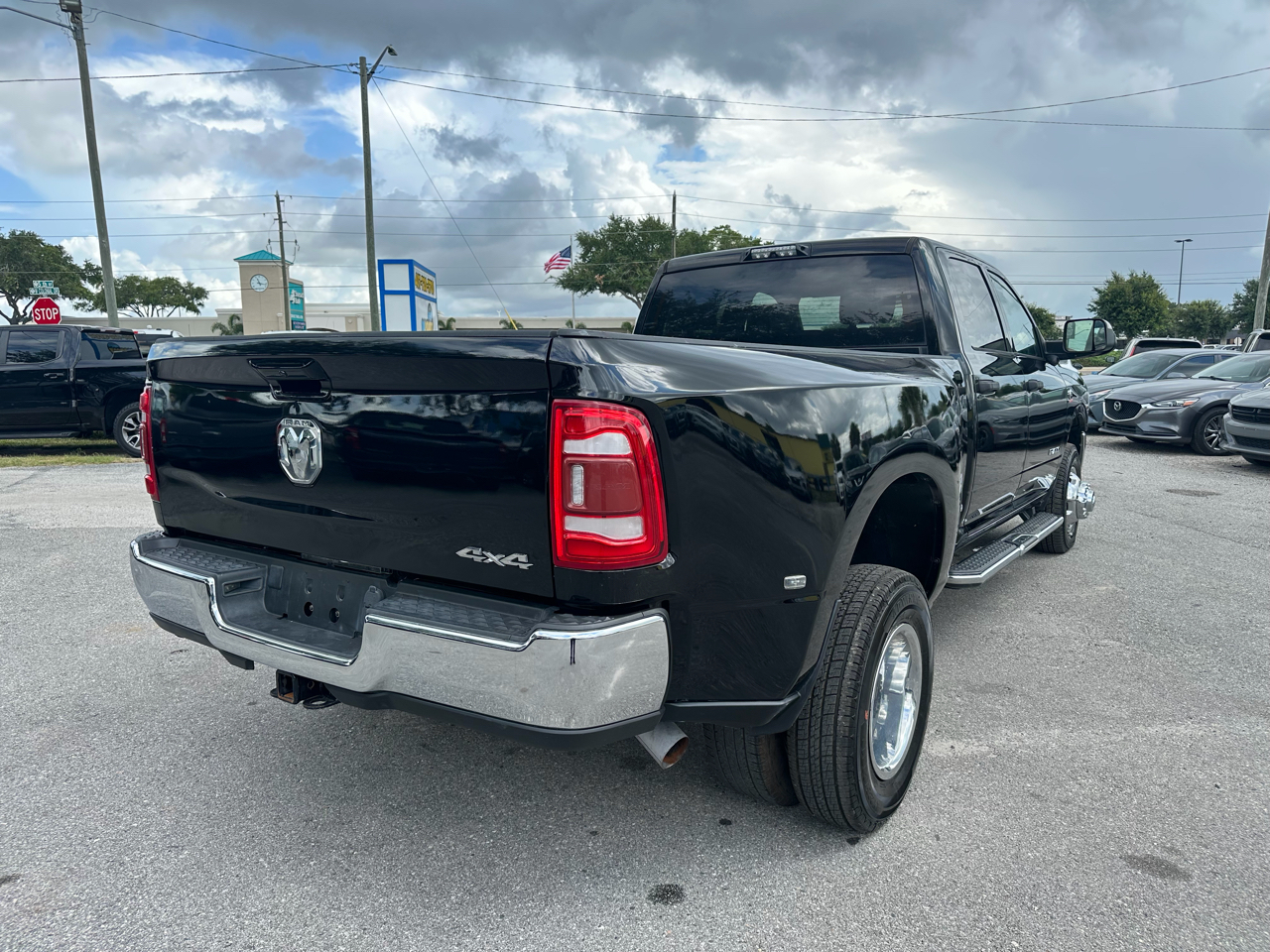RAM 3500 Tradesman 4x4 Crew Cab 8' Box 2021