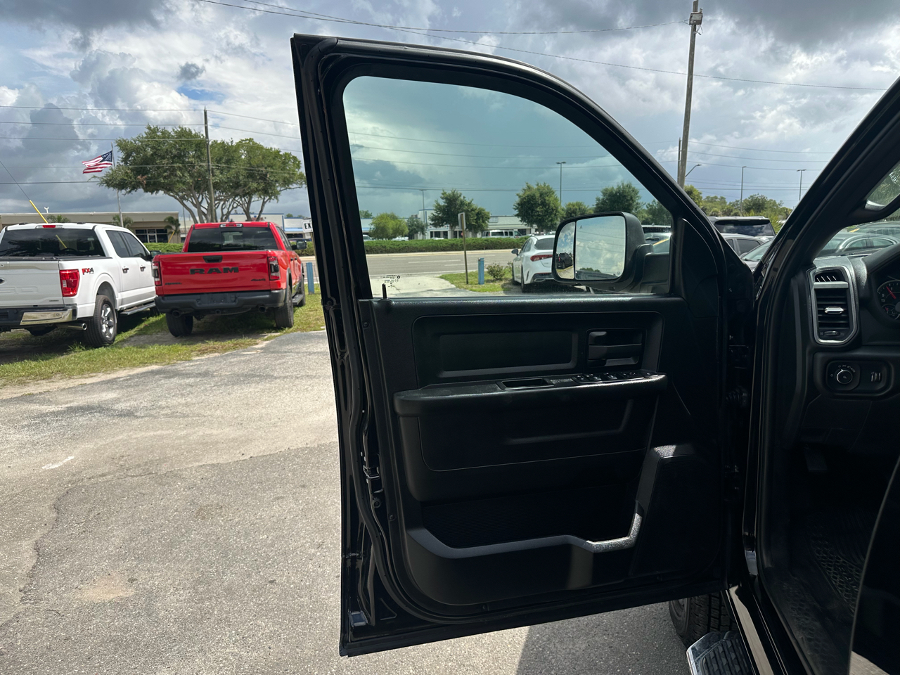 RAM 3500 Tradesman 4x4 Crew Cab 8' Box 2021