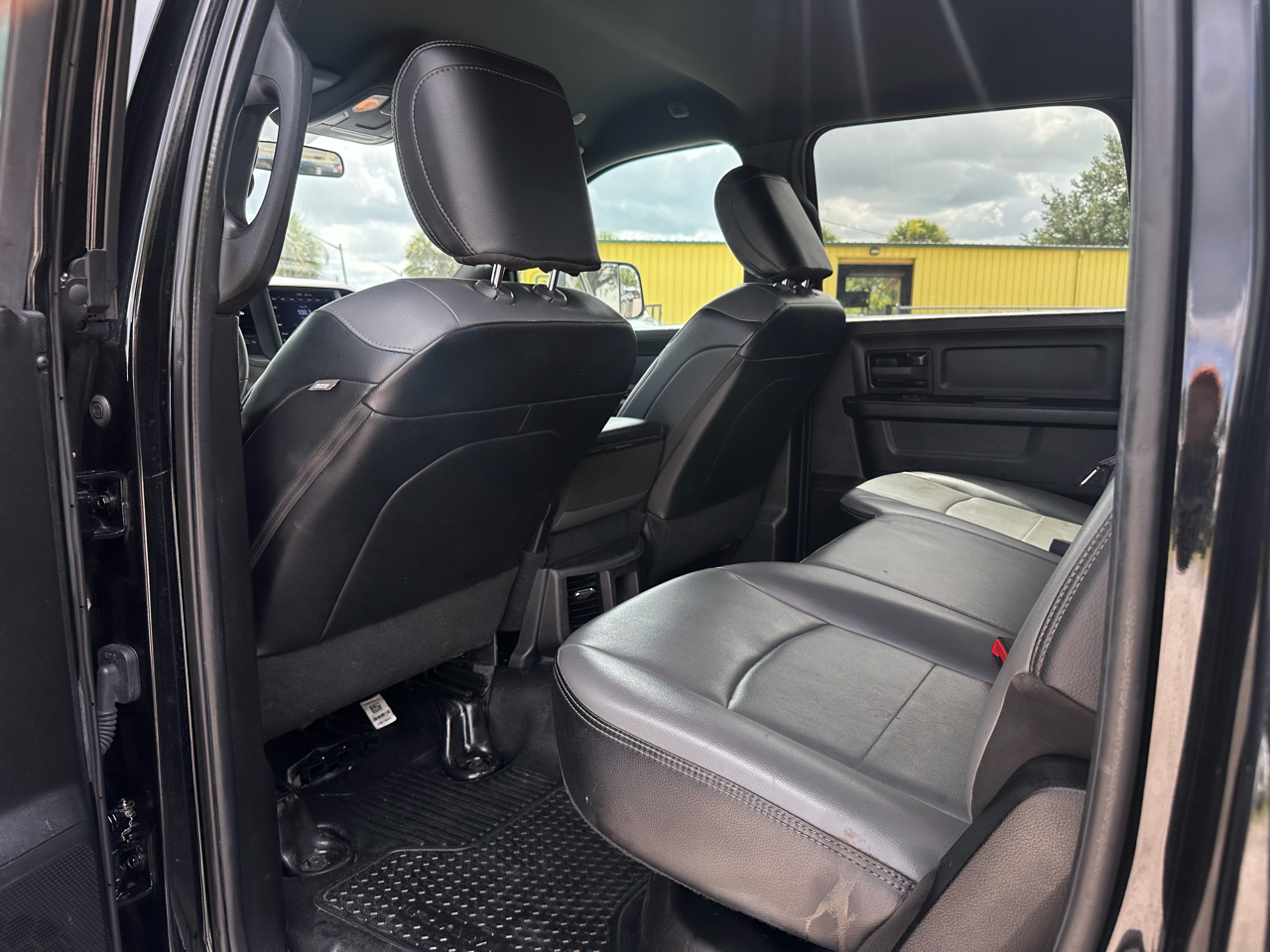 RAM 3500 Tradesman 4x4 Crew Cab 8' Box 2021