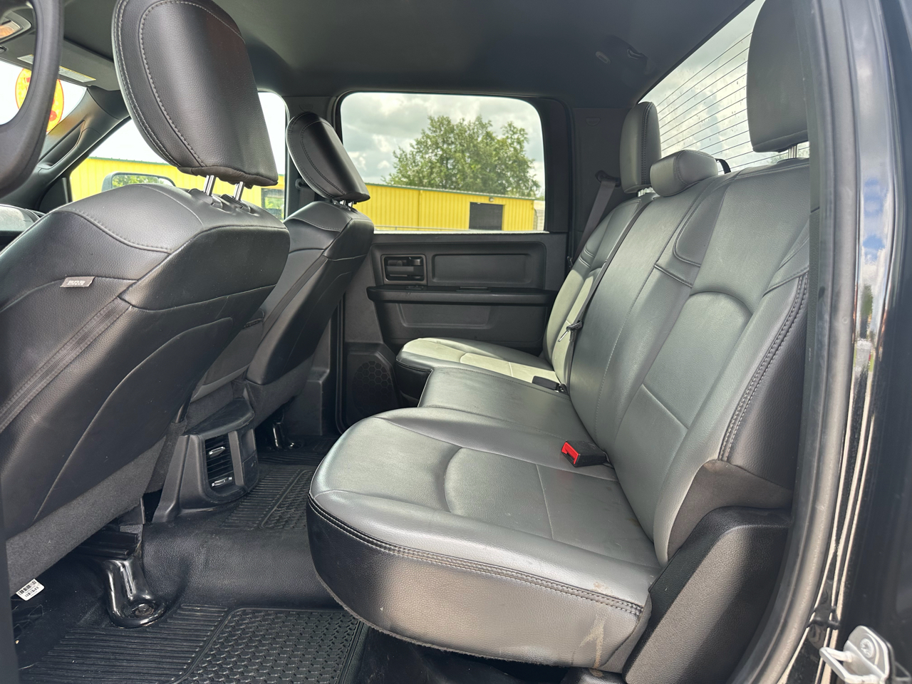 RAM 3500 Tradesman 4x4 Crew Cab 8' Box 2021
