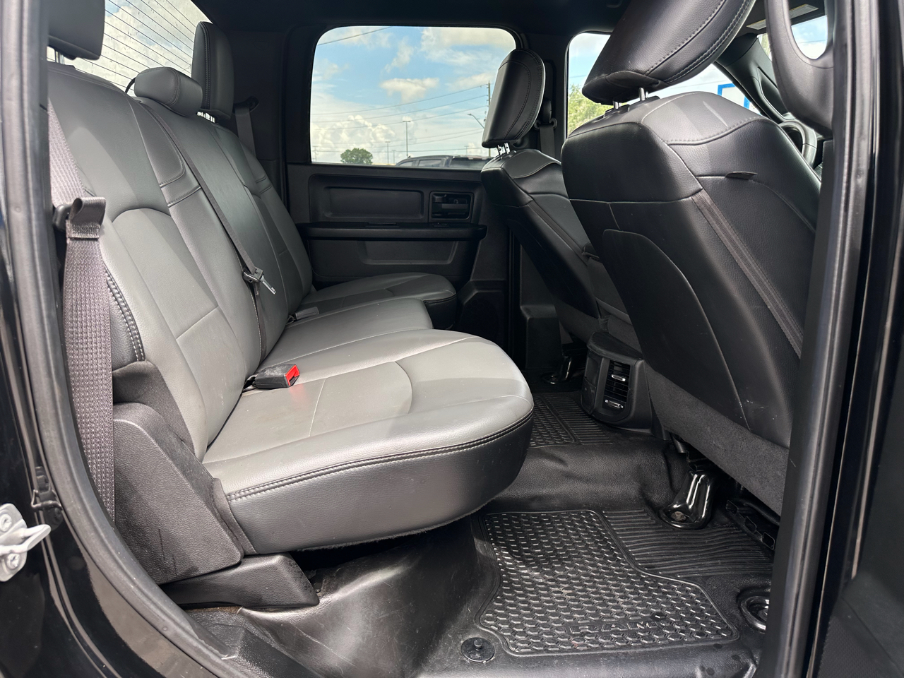 RAM 3500 Tradesman 4x4 Crew Cab 8' Box 2021