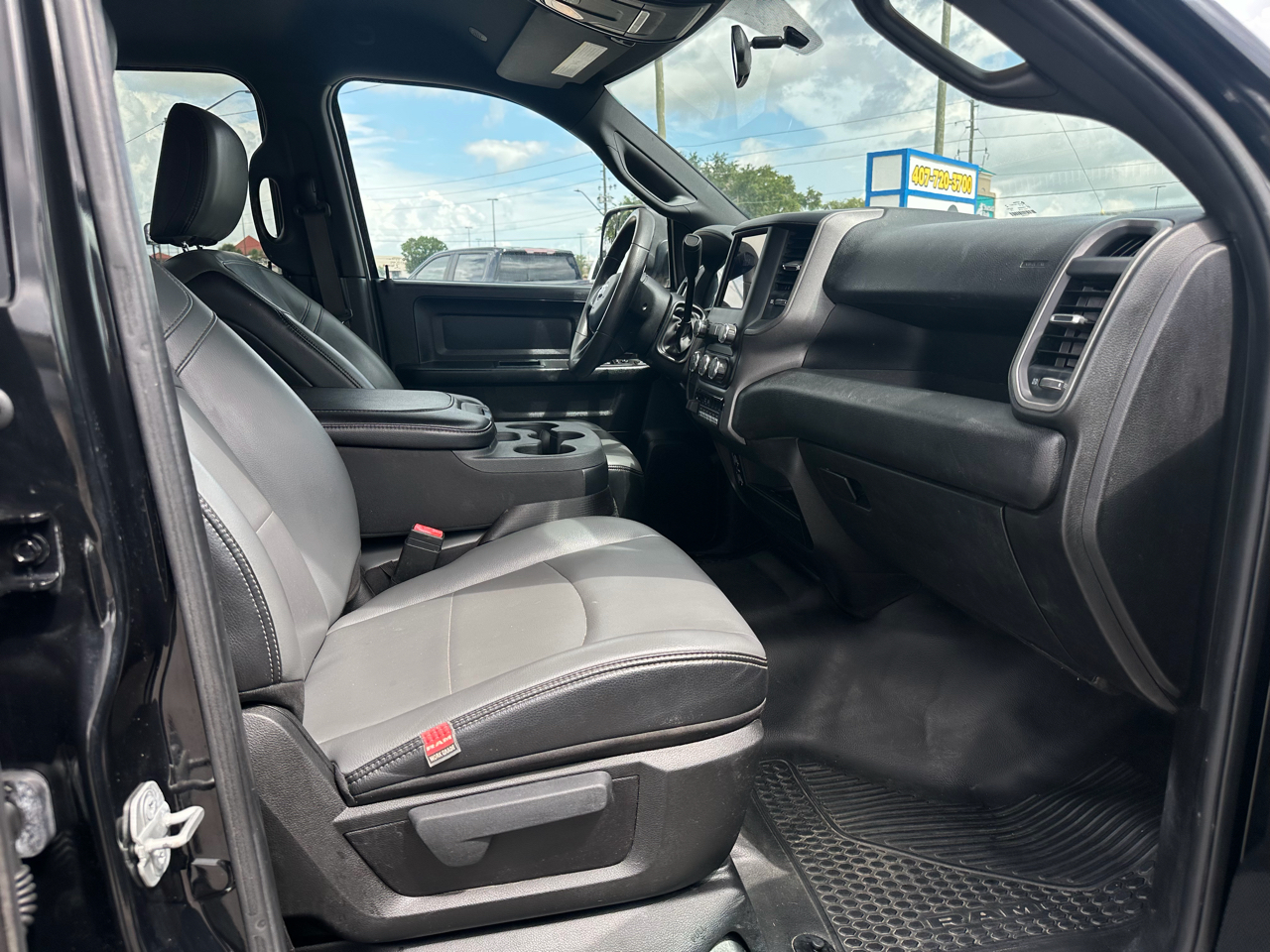 RAM 3500 Tradesman 4x4 Crew Cab 8' Box 2021
