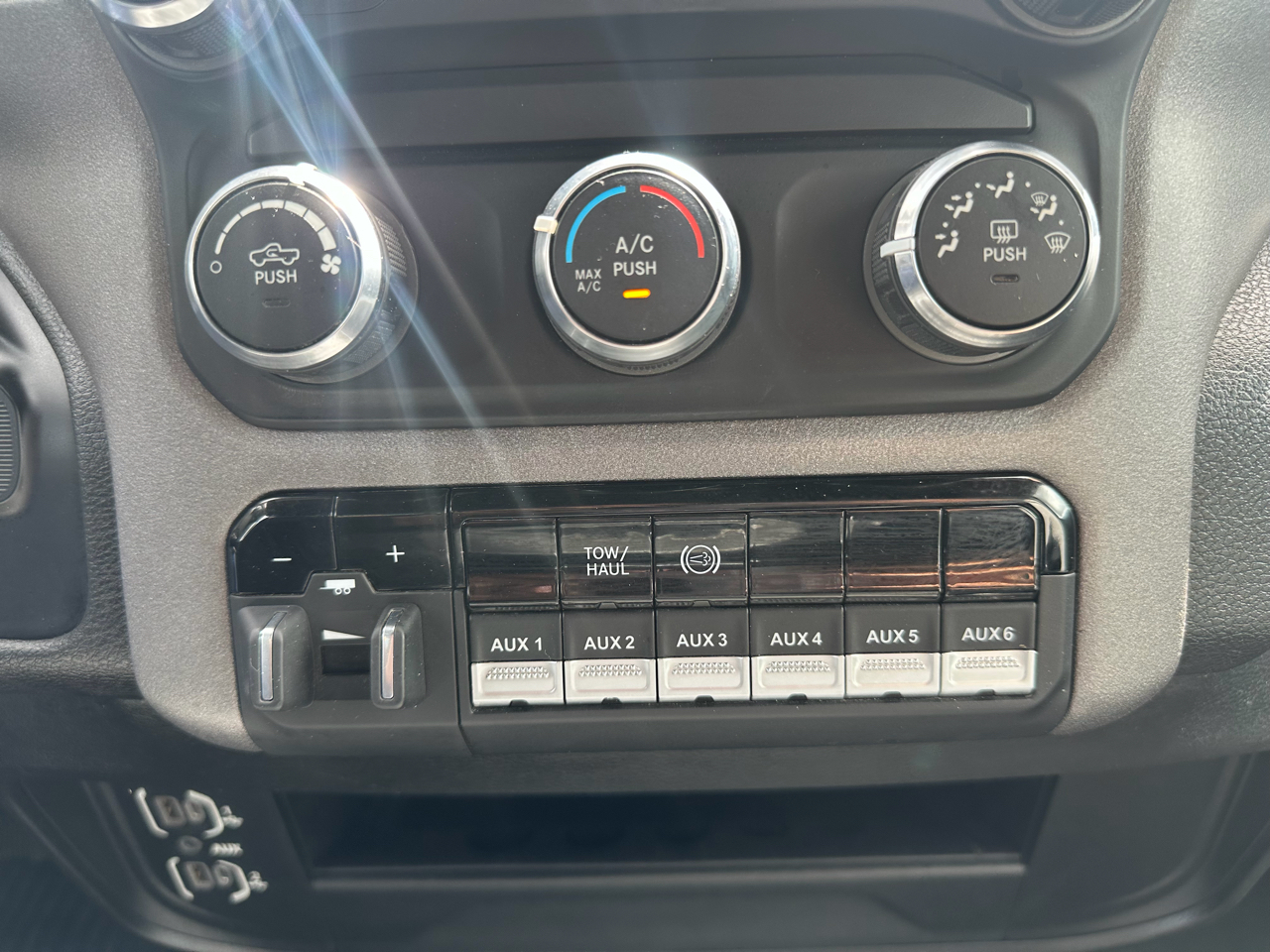 RAM 3500 Tradesman 4x4 Crew Cab 8' Box 2021