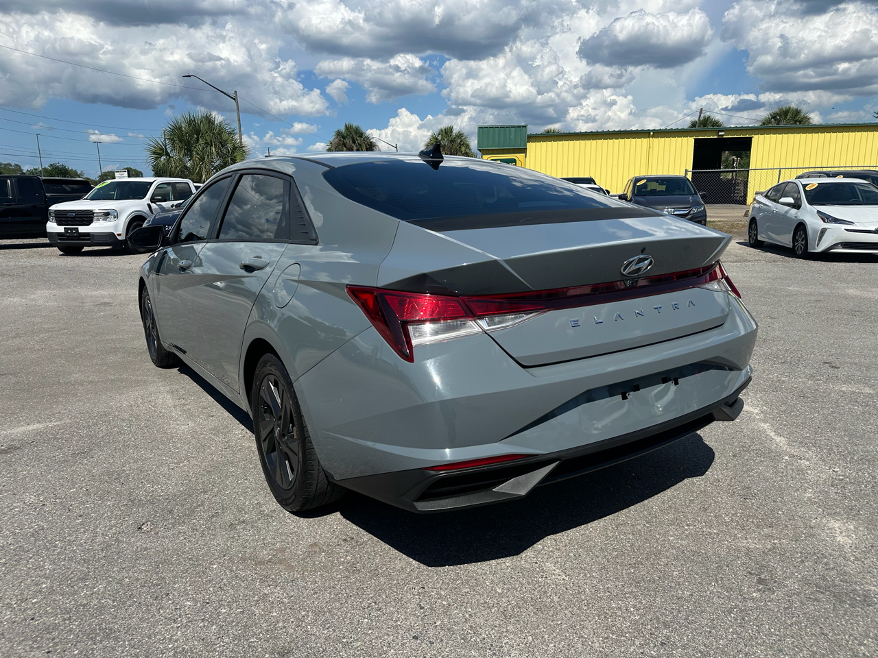 Hyundai Elantra SEL IVT *Ltd Avail* 2021