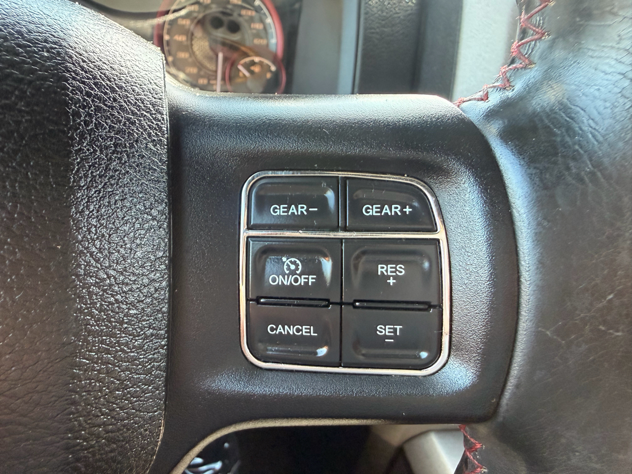 RAM 1500 2WD Crew Cab 140.5" Rebel 2016