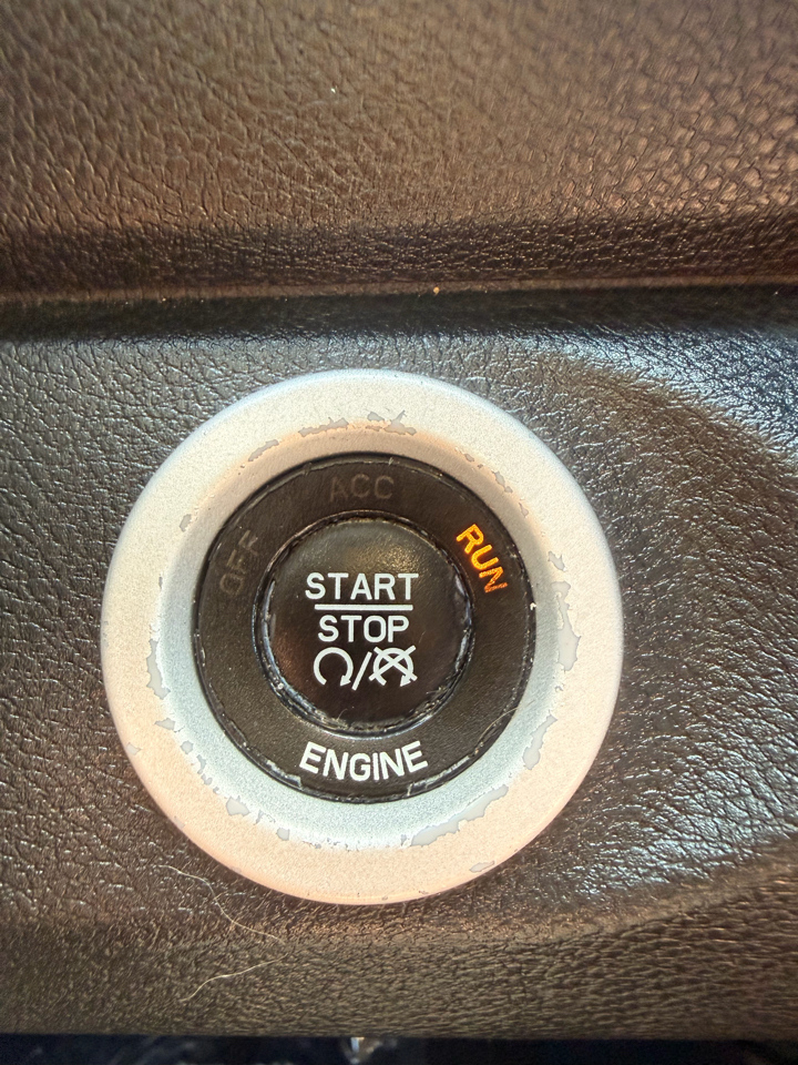 RAM 1500 2WD Crew Cab 140.5" Rebel 2016