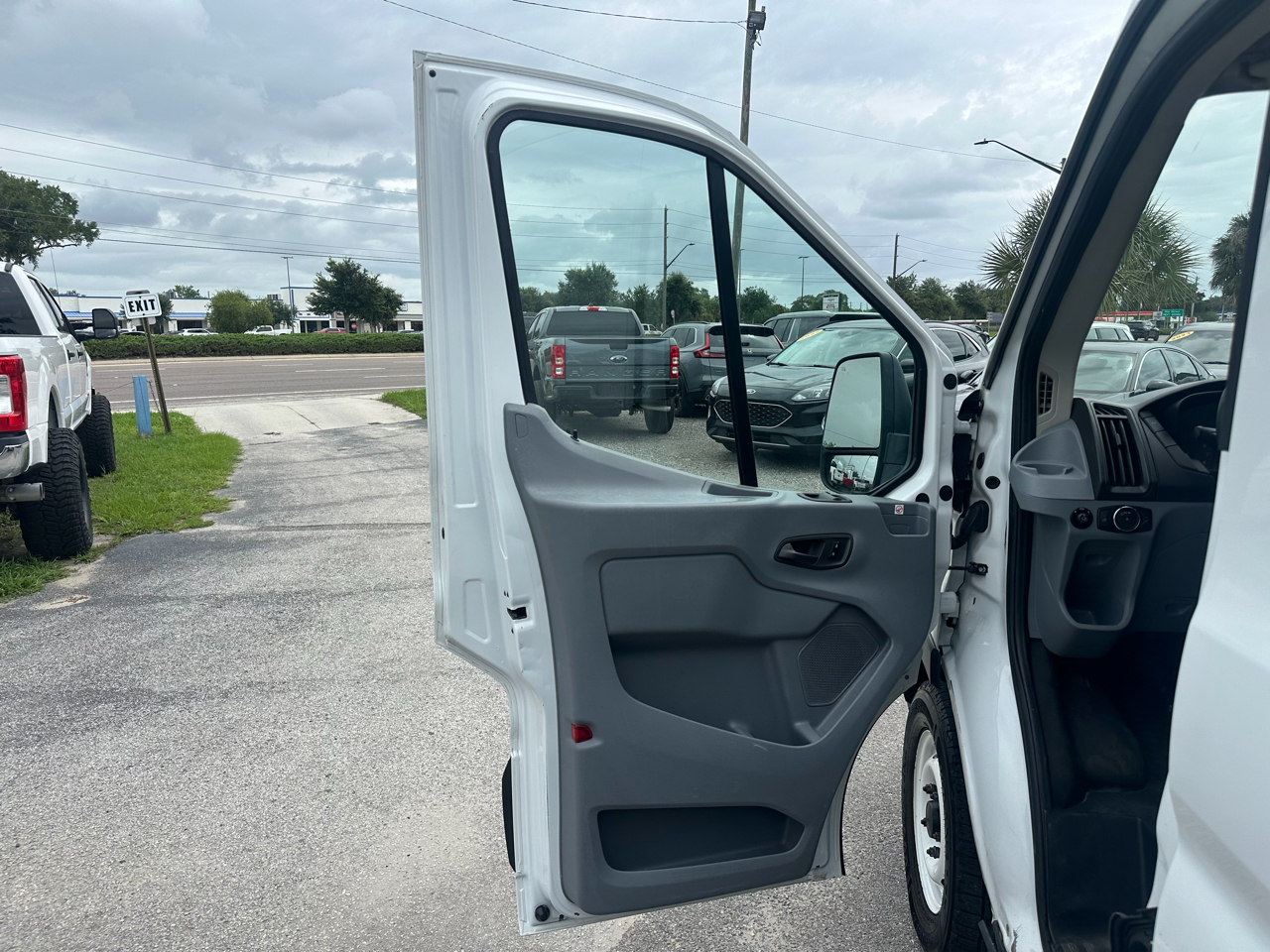 Ford Transit Van T-150 148" Med Rf 8600 GVWR Sliding RH Dr 2019