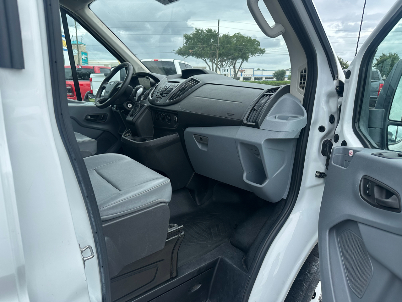Ford Transit Van T-150 148" Med Rf 8600 GVWR Sliding RH Dr 2019