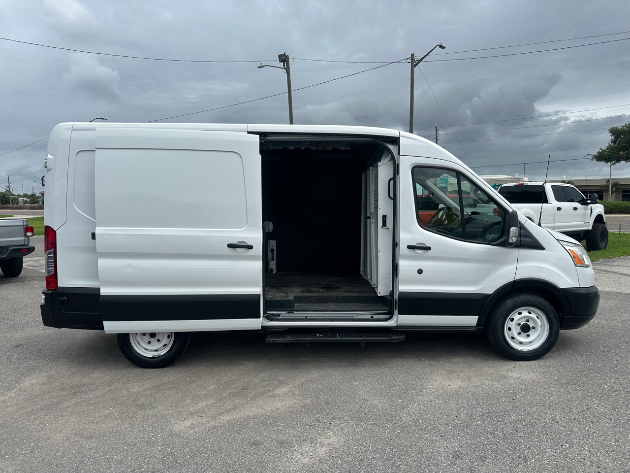 Ford Transit Van T-150 148" Med Rf 8600 GVWR Sliding RH Dr 2019
