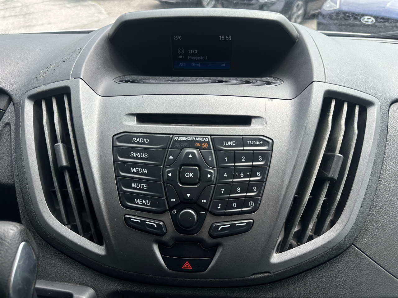 Ford Transit Van T-150 148" Med Rf 8600 GVWR Sliding RH Dr 2019