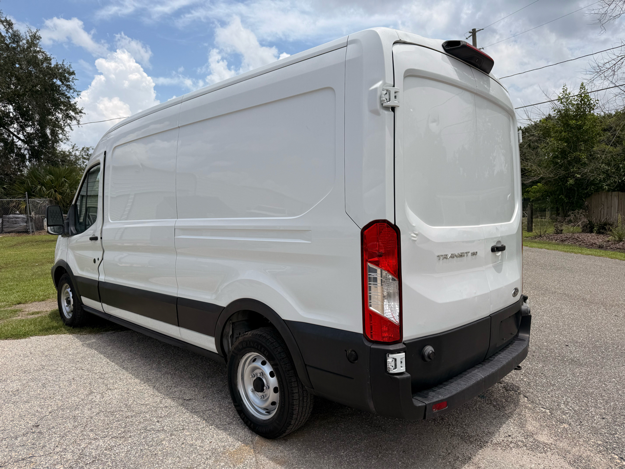 Ford Transit Van T-150 148" Med Rf 8600 GVWR Sliding RH Dr 2019