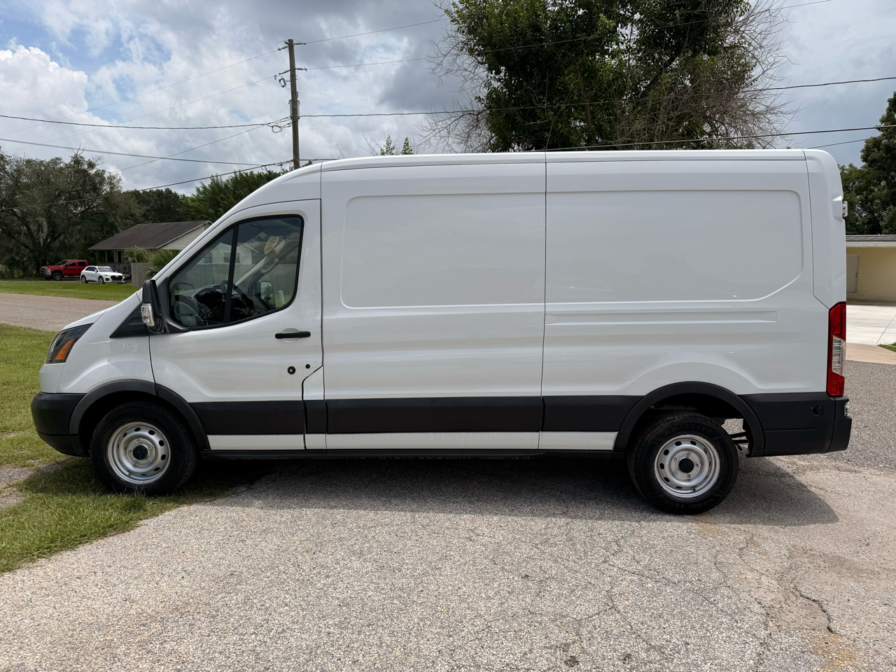 Ford Transit Van T-150 148" Med Rf 8600 GVWR Sliding RH Dr 2019