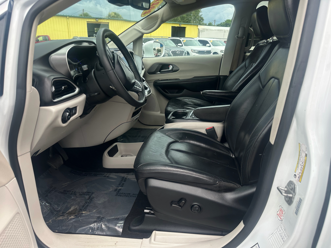 Chrysler Pacifica Touring L FWD 2022