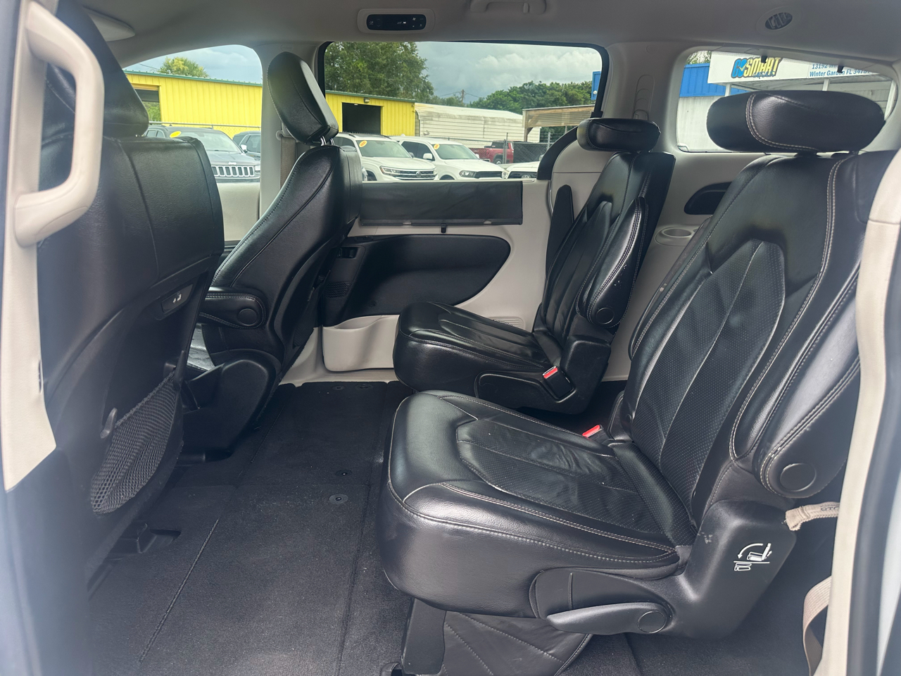 Chrysler Pacifica Touring L FWD 2022