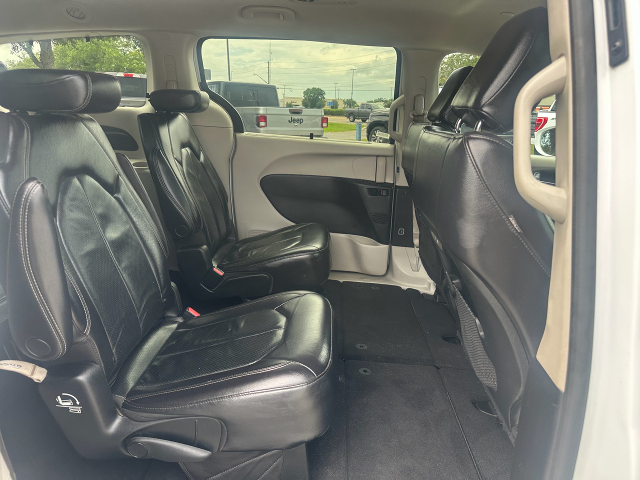 Chrysler Pacifica Touring L FWD 2022