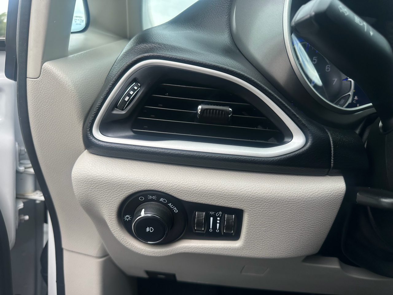 Chrysler Pacifica Touring L FWD 2022