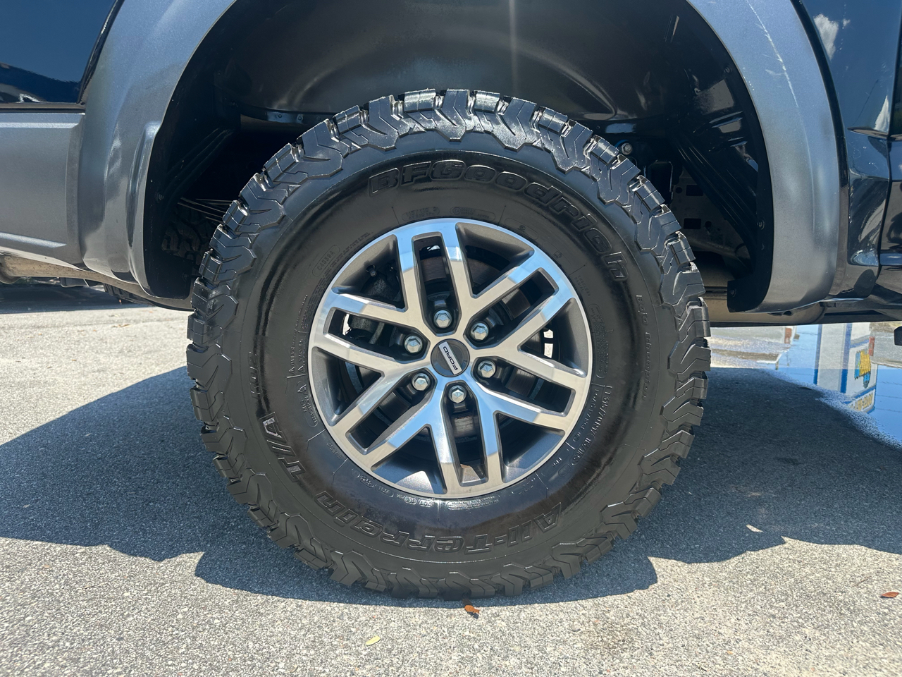 Ford F-150 Raptor 4WD SuperCrew 5.5' Box 2017