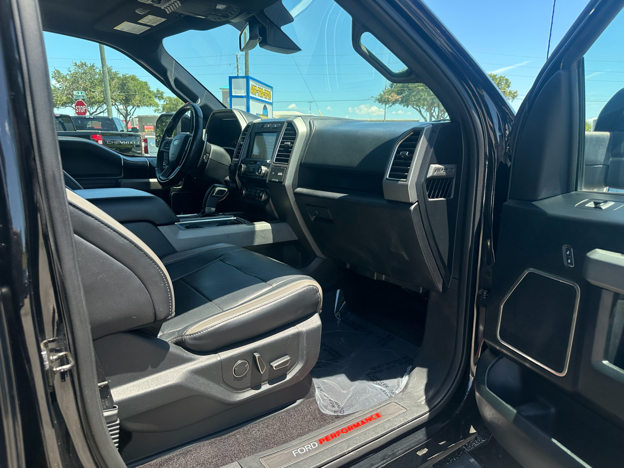 Ford F-150 Raptor 4WD SuperCrew 5.5' Box 2017