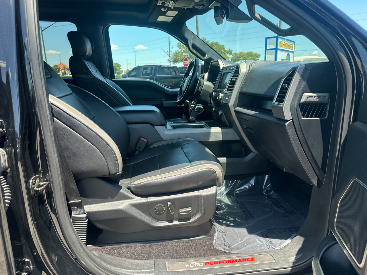 Ford F-150 Raptor 4WD SuperCrew 5.5' Box 2017