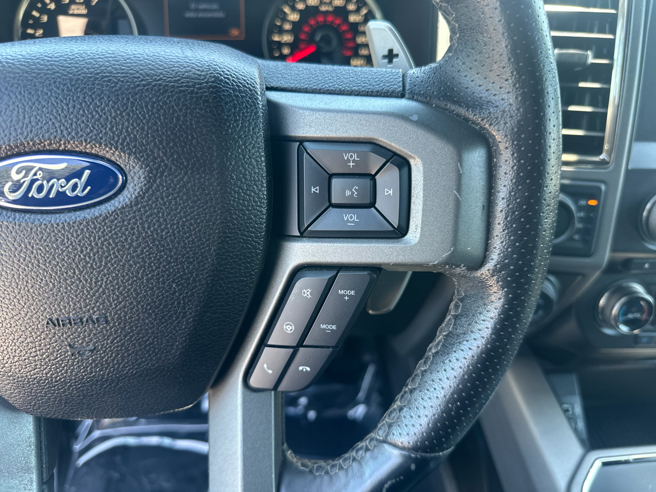Ford F-150 Raptor 4WD SuperCrew 5.5' Box 2017