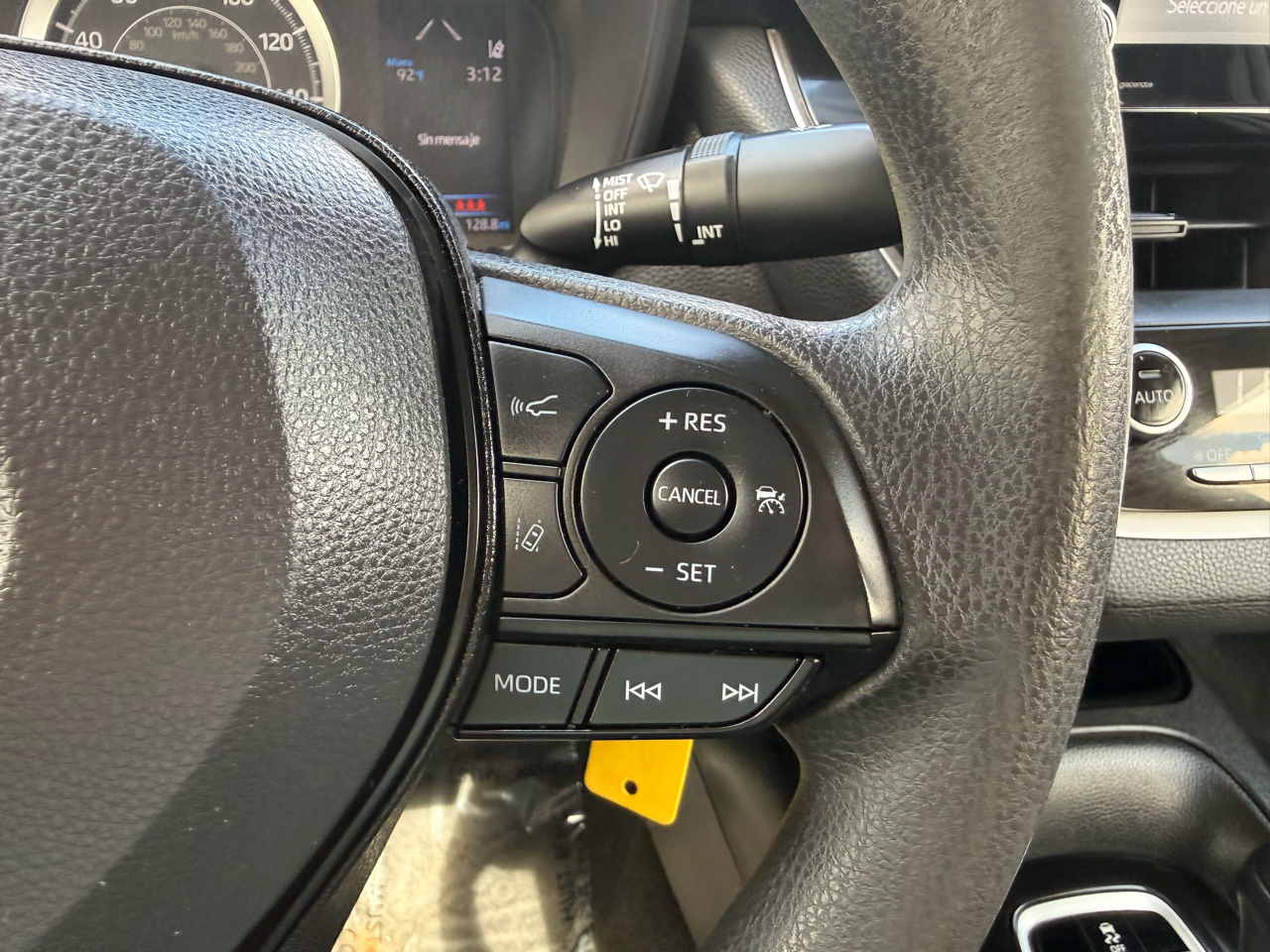 Toyota Corolla LE CVT (Natl) 2022