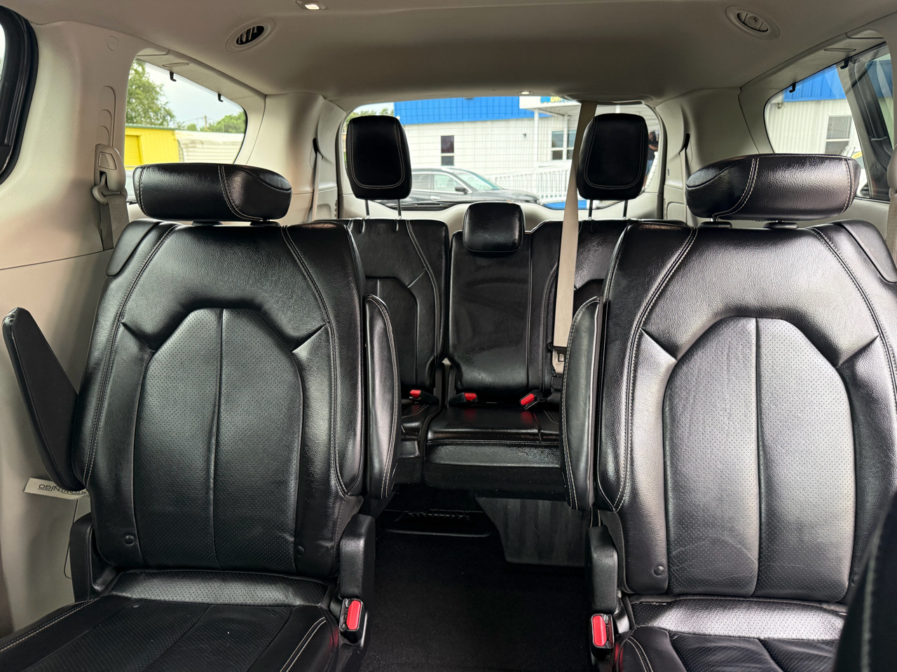 Chrysler Pacifica Touring L FWD 2022