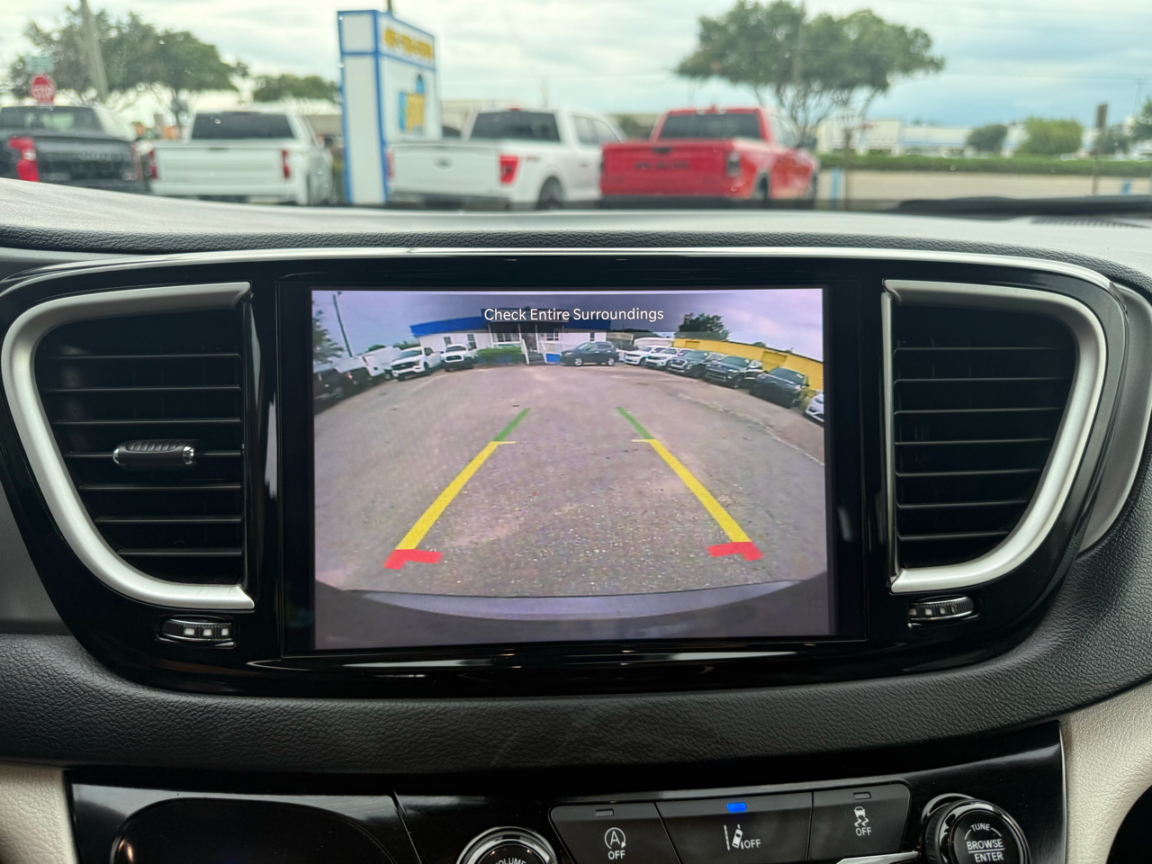 Chrysler Pacifica Touring L FWD 2022