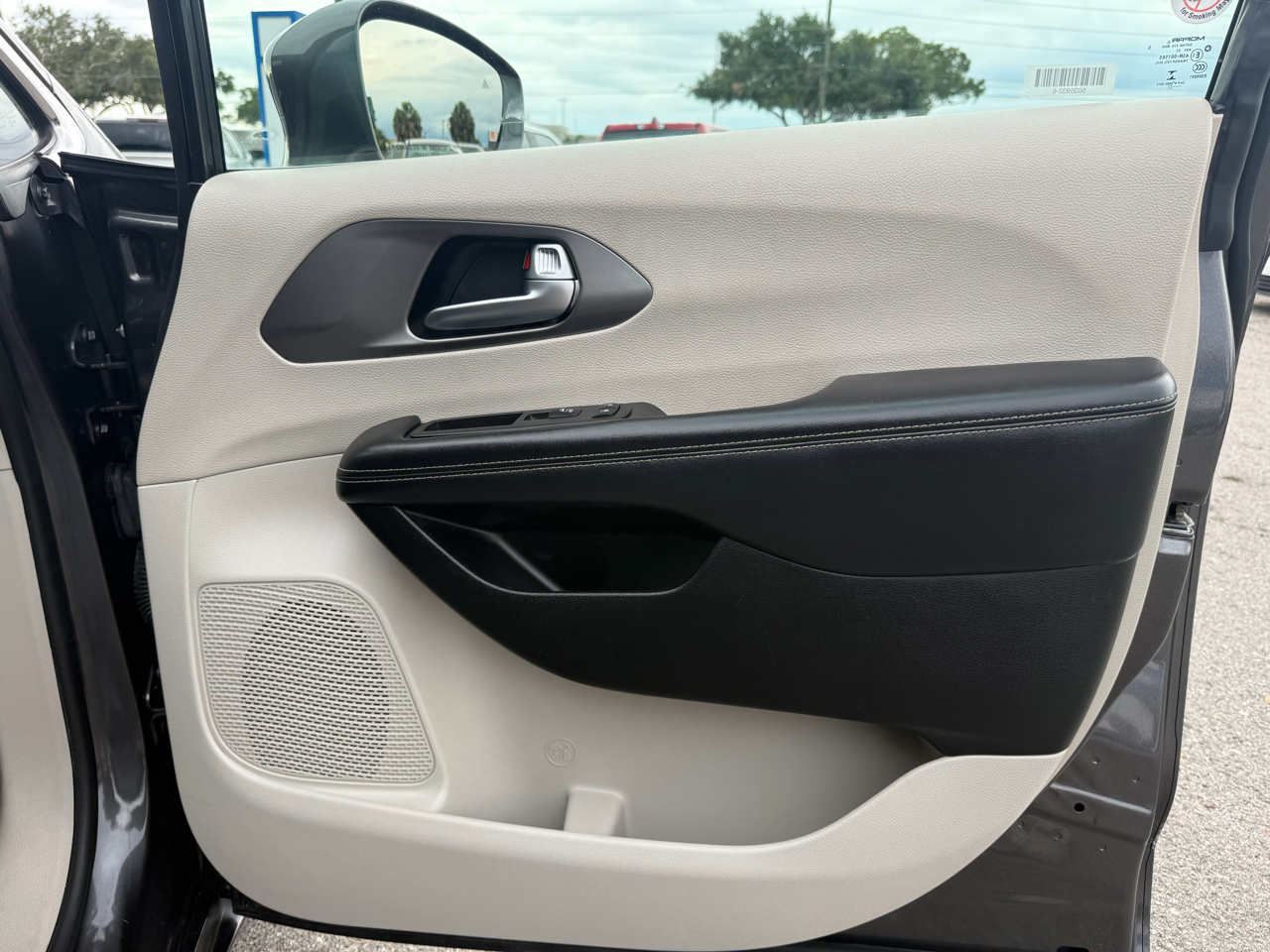 Chrysler Pacifica Touring L FWD 2022