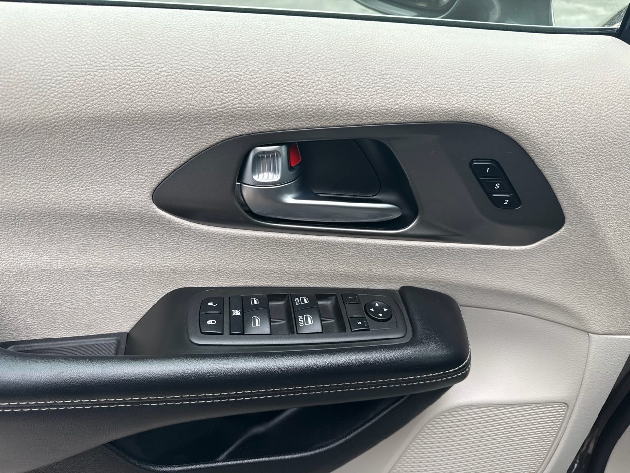 Chrysler Pacifica Touring L FWD 2022