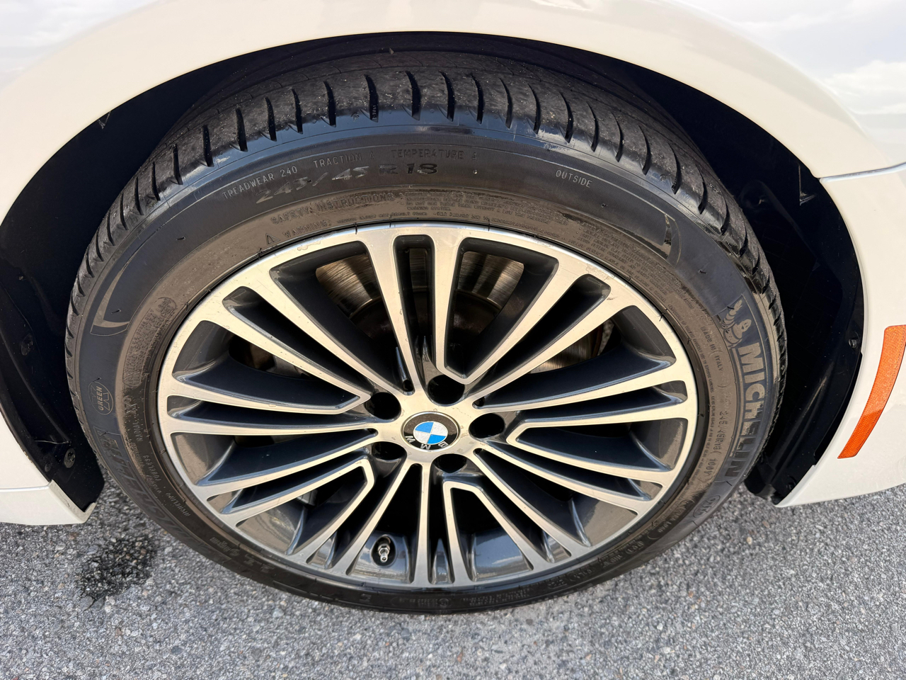 BMW 5 Series 540i Sedan 2019