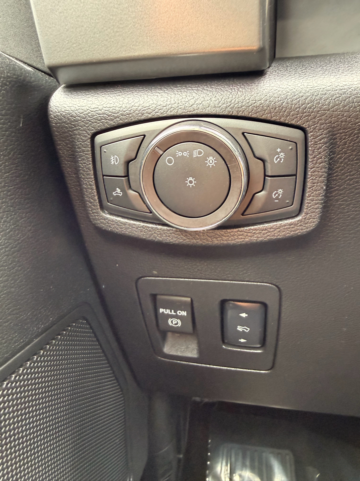 Ford F-150 XLT 2WD SuperCrew 5.5' Box 2018