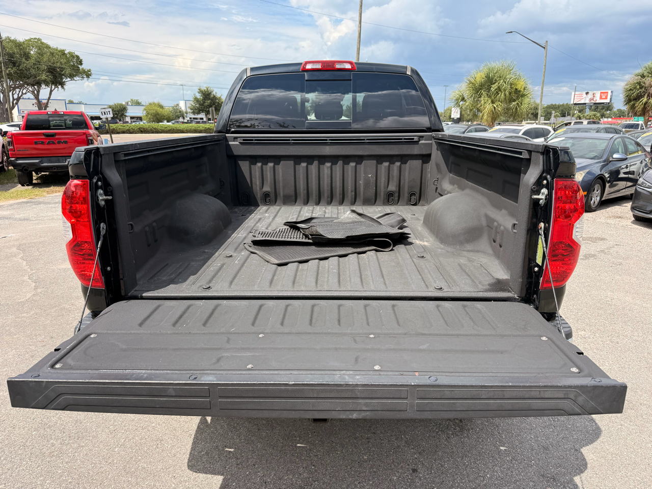 Toyota Tundra 4WD SR5 Double Cab 6.5' Bed 5.7L (Natl) 2018