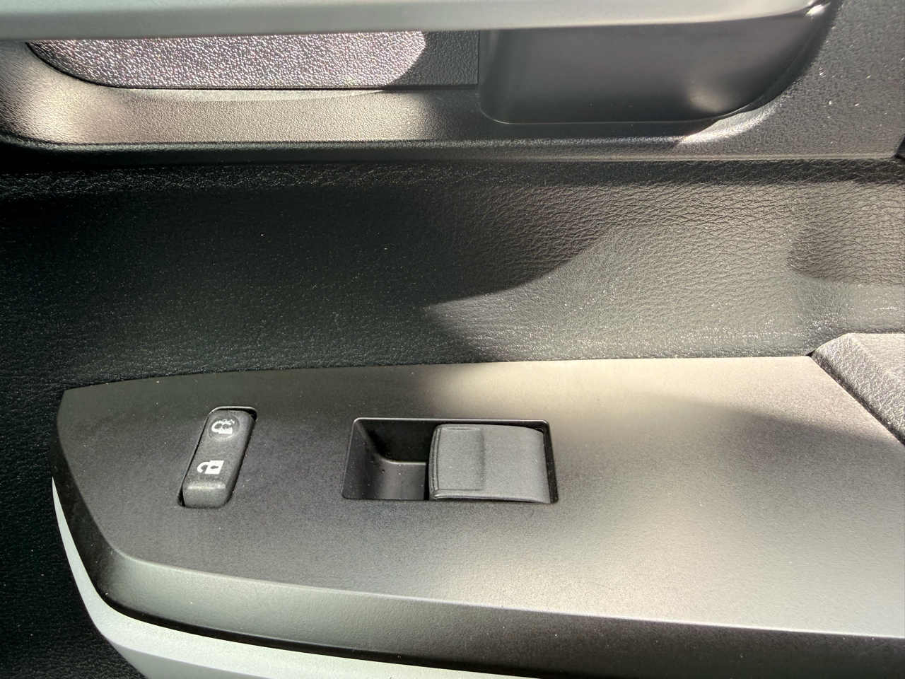 Toyota Tundra 4WD SR5 Double Cab 6.5' Bed 5.7L (Natl) 2018