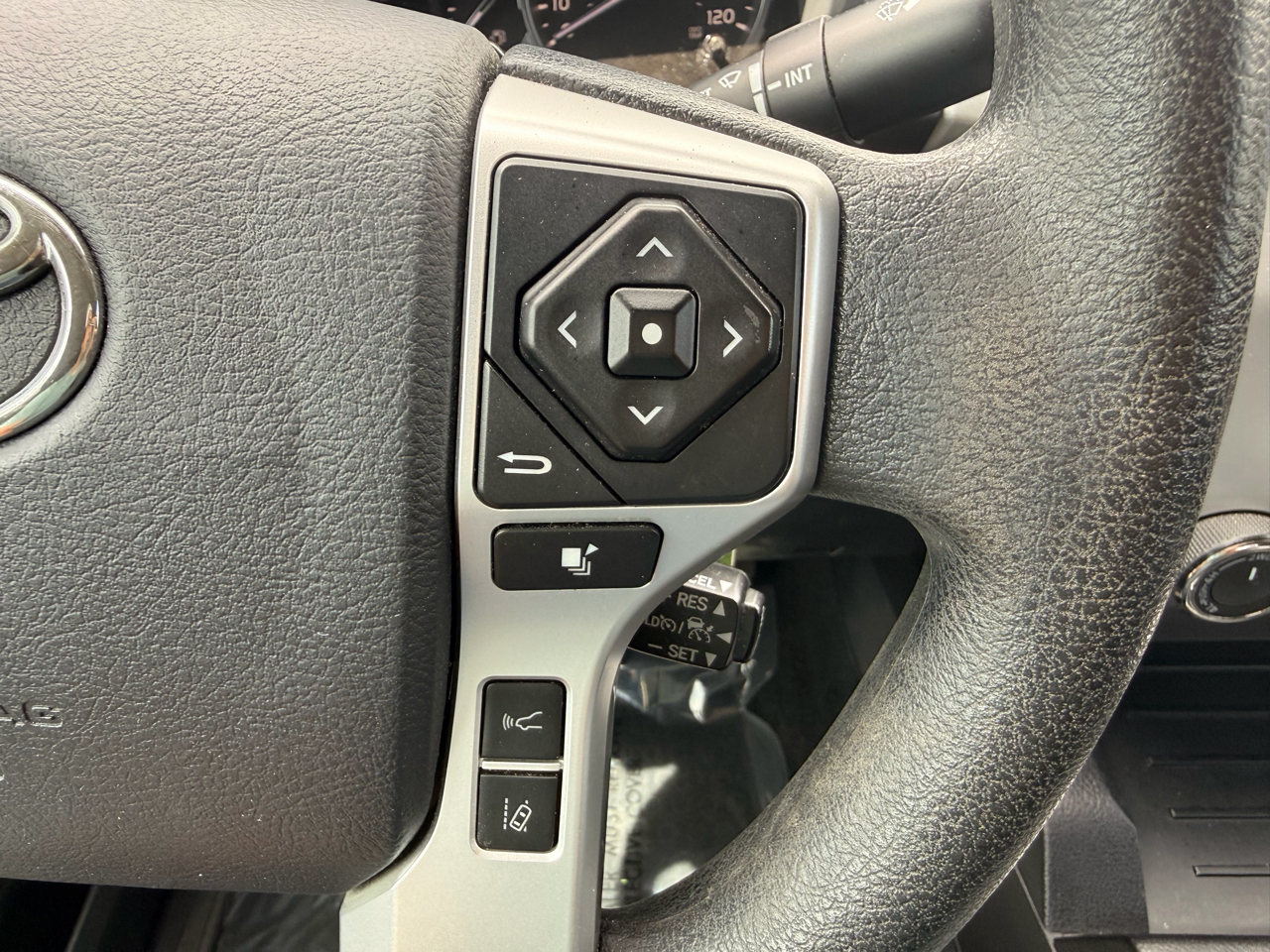 Toyota Tundra 4WD SR5 Double Cab 6.5' Bed 5.7L (Natl) 2018