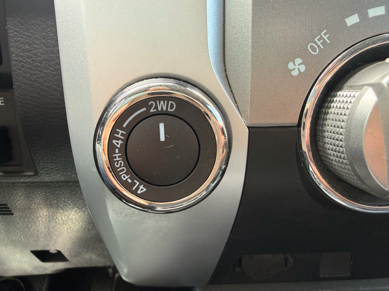 Toyota Tundra 4WD SR5 Double Cab 6.5' Bed 5.7L (Natl) 2018