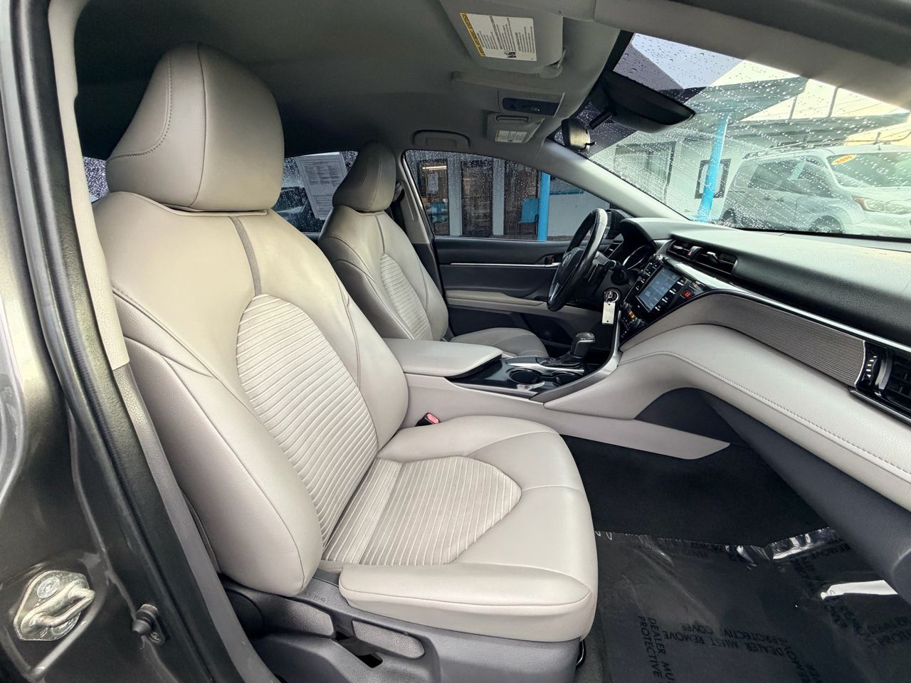 Toyota Camry SE Auto (Natl) 2020