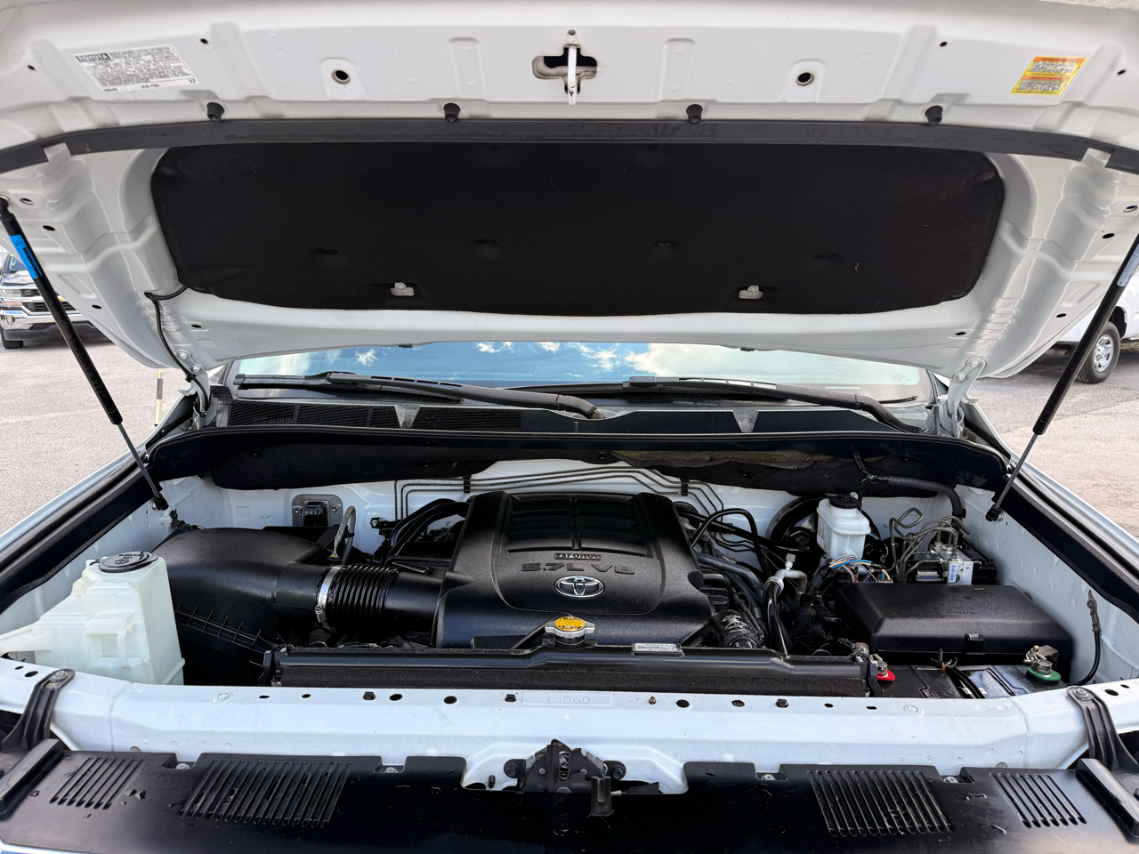 Toyota Tundra 4WD Truck Double Cab 5.7L FFV V8 6-Spd AT TRD Pro (Natl) 2016