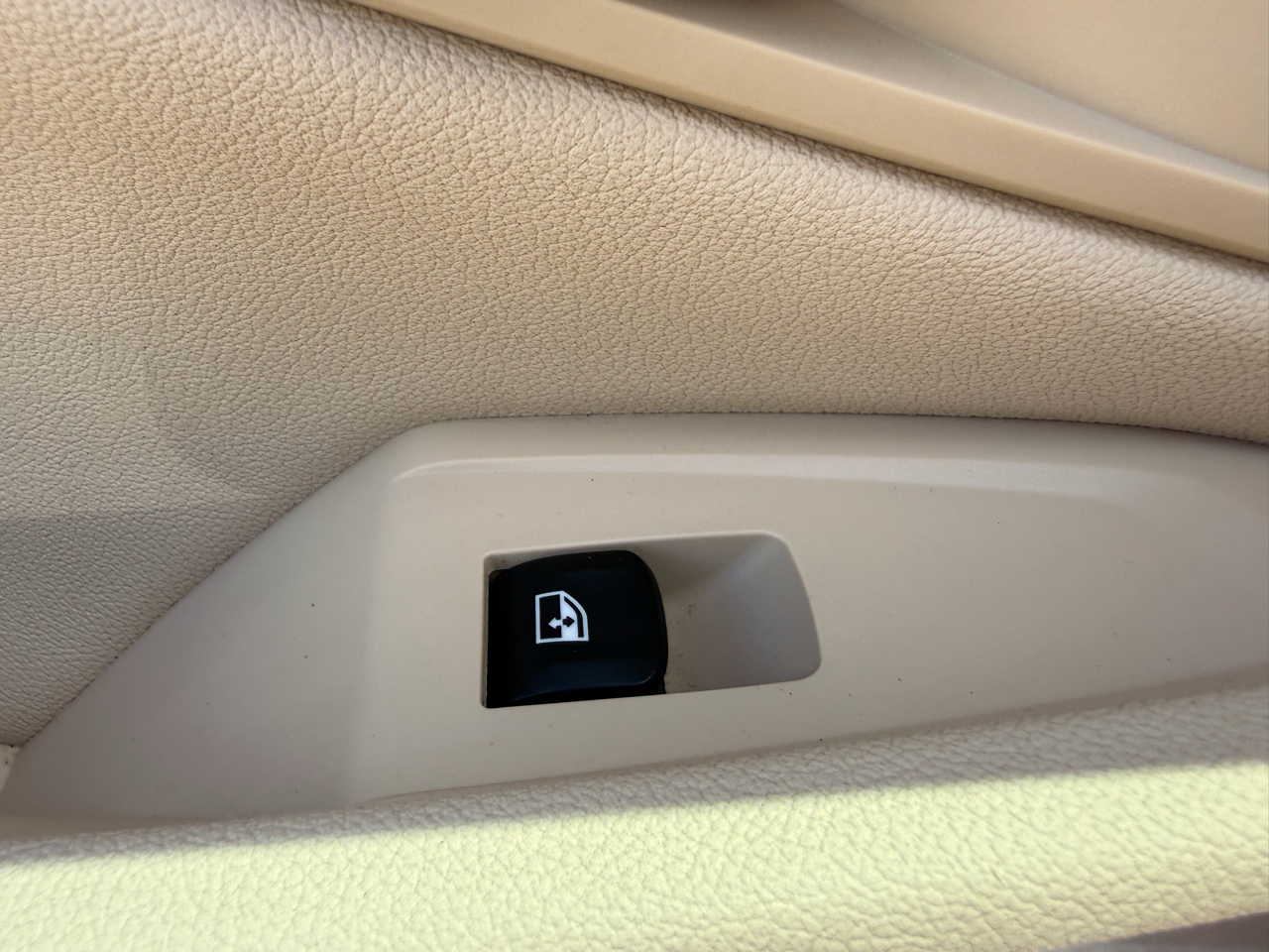 BMW 3 Series 330i Sedan North America 2021