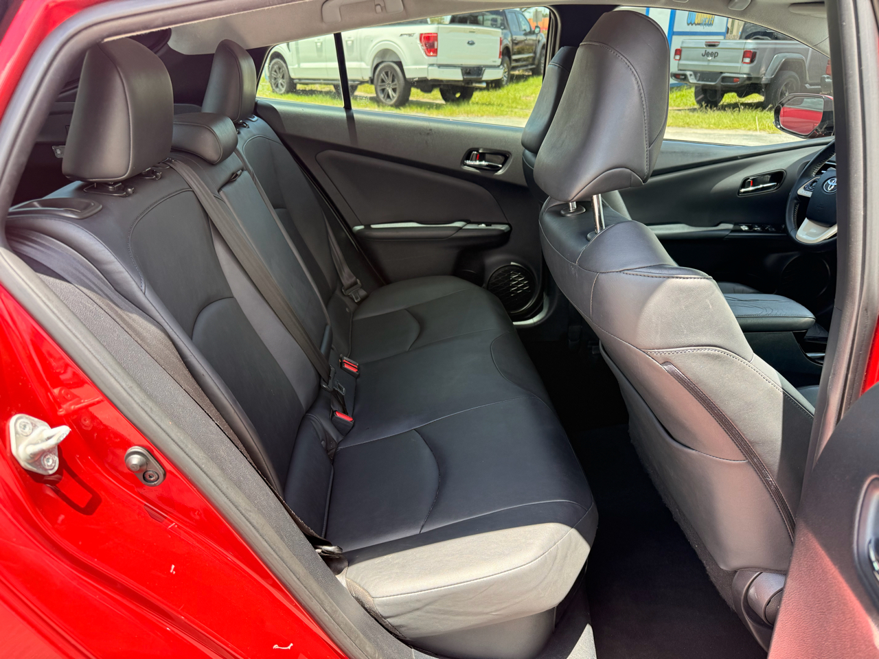 Toyota Prius Three Touring (Natl) 2017