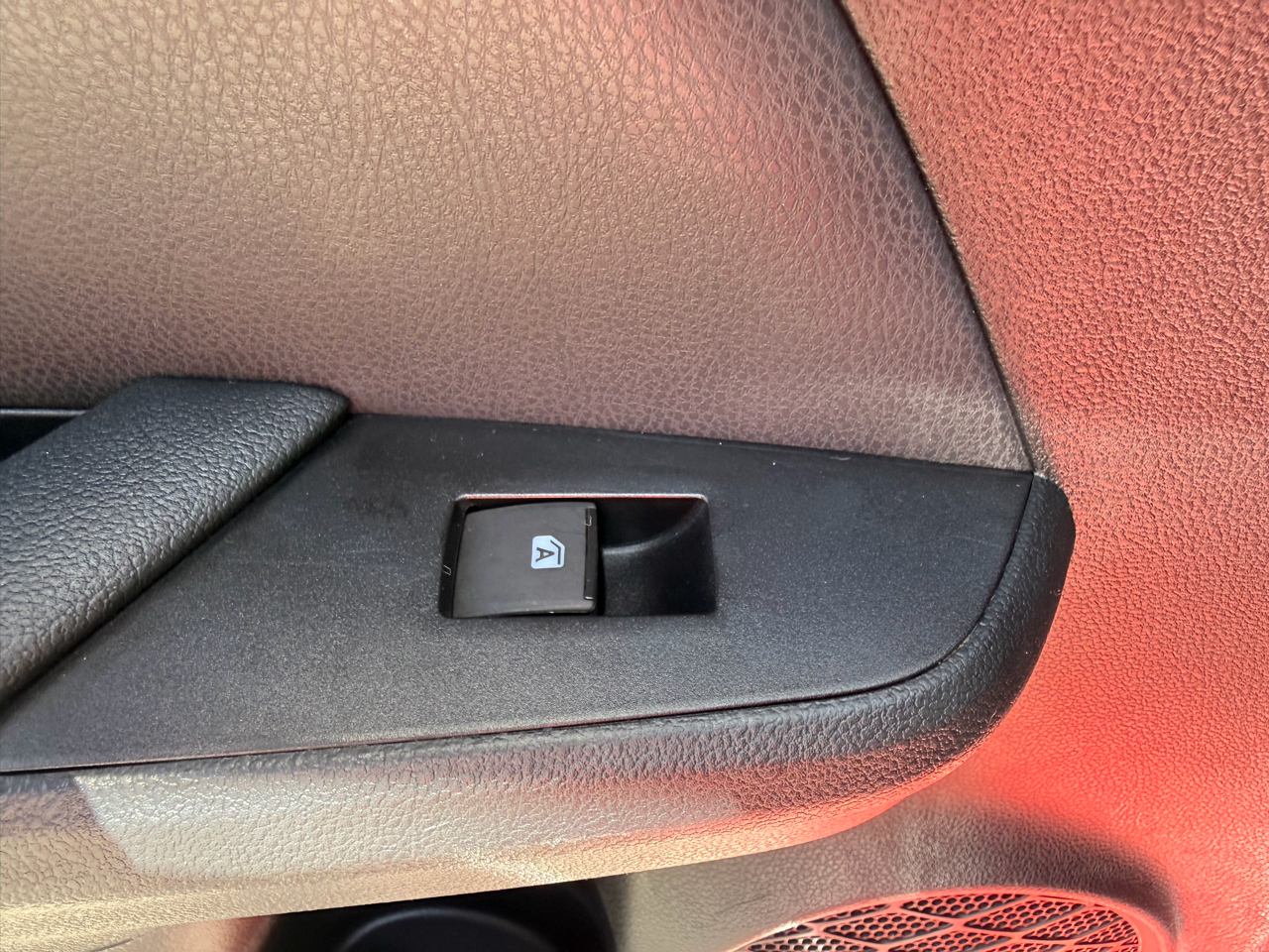 Toyota Prius Three Touring (Natl) 2017