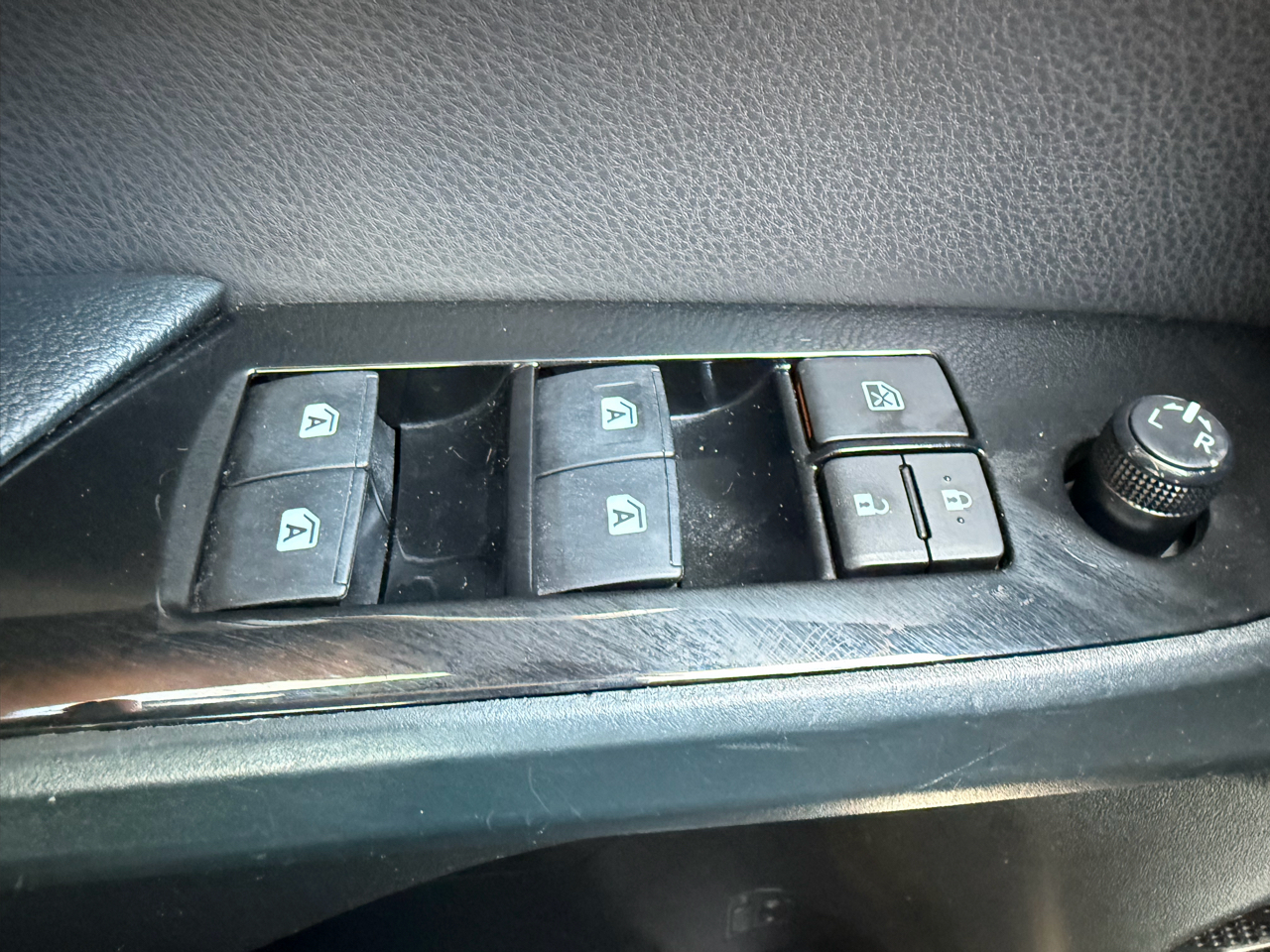 Toyota Prius Three Touring (Natl) 2017